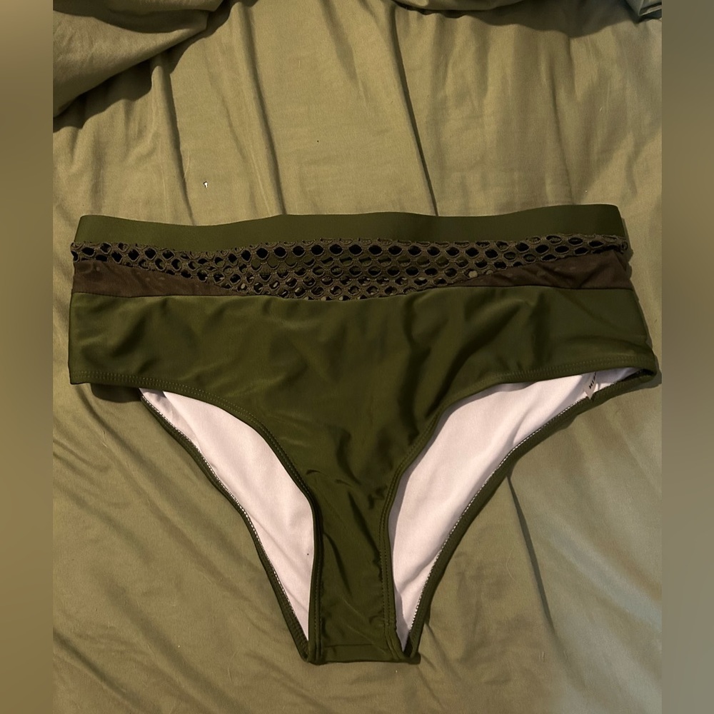 Plus size swim bottoms.